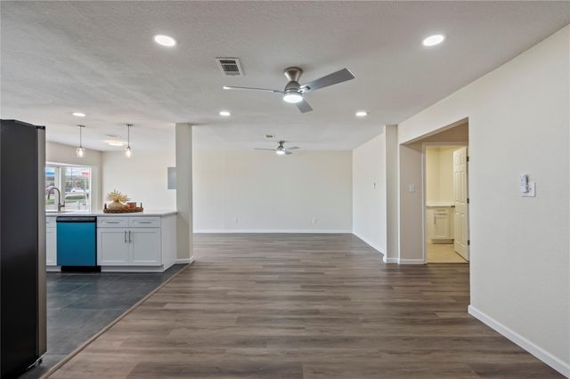 2324 N Logan Street, Texas City, TX 77590