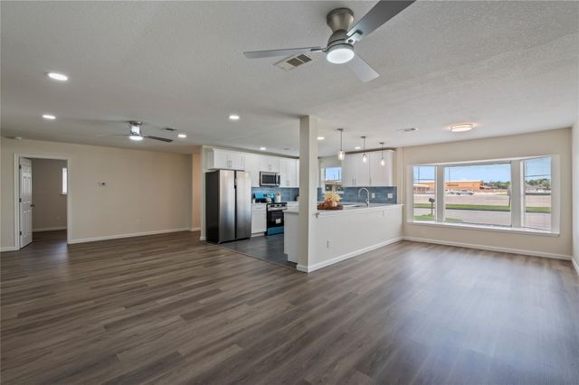 2324 N Logan Street, Texas City, TX 77590