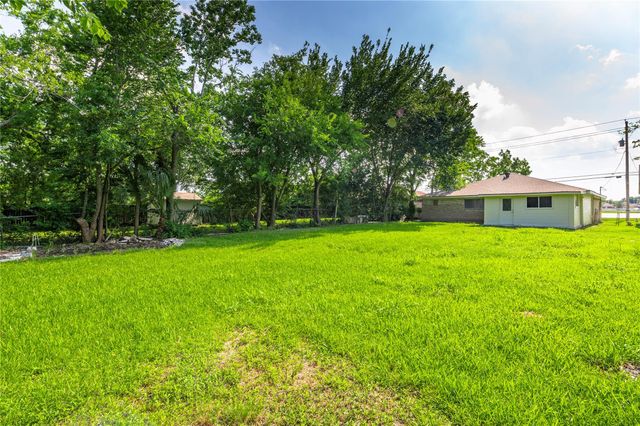 2324 N Logan Street, Texas City, TX 77590