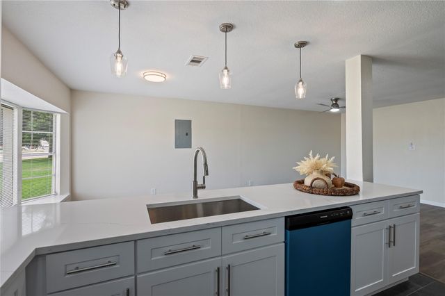 2324 N Logan Street, Texas City, TX 77590