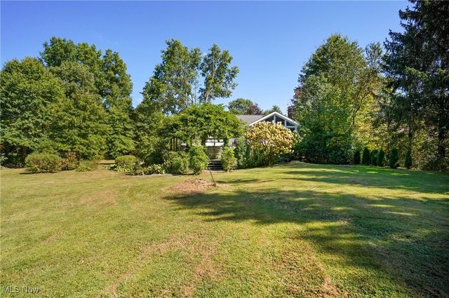 18400 Shaw Road, Chagrin Falls, OH 44023