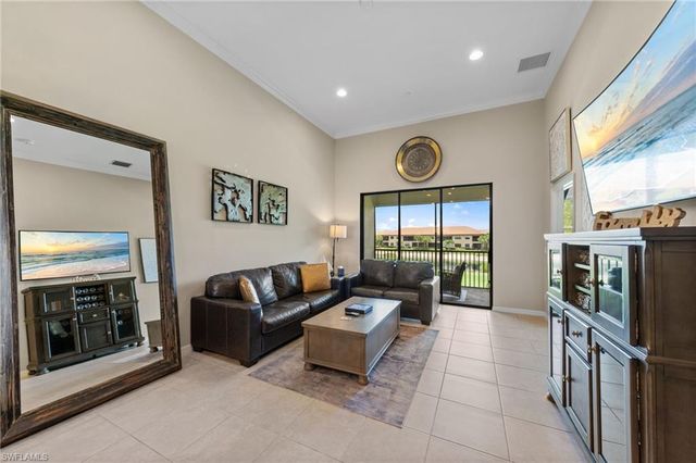 9366 Pocida CT 202, Naples, FL 34119
