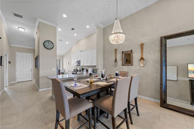 9366 Pocida CT 202, Naples, FL 34119