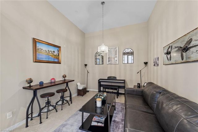 9366 Pocida CT 202, Naples, FL 34119