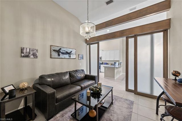 9366 Pocida CT 202, Naples, FL 34119