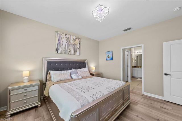 9366 Pocida CT 202, Naples, FL 34119