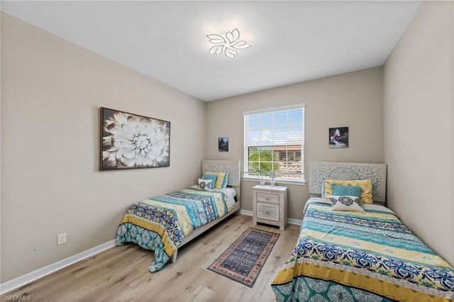 9366 Pocida CT 202, Naples, FL 34119