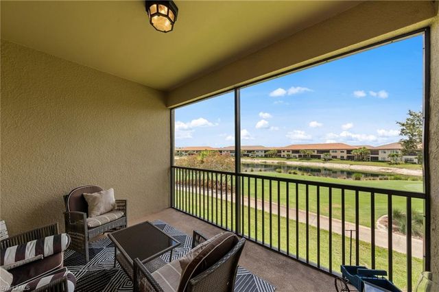 9366 Pocida CT 202, Naples, FL 34119