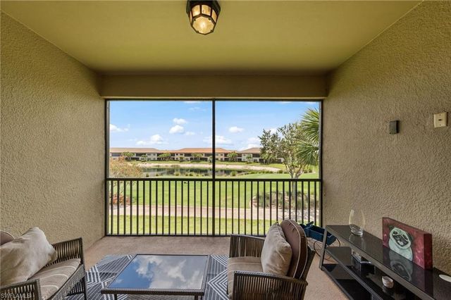 9366 Pocida CT 202, Naples, FL 34119