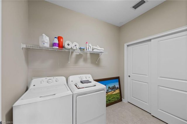 9366 Pocida CT 202, Naples, FL 34119