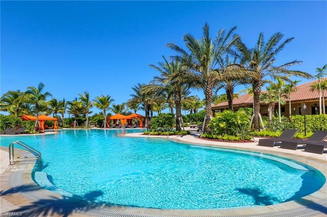9366 Pocida CT 202, Naples, FL 34119