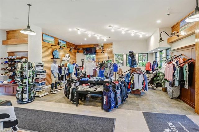 9366 Pocida CT 202, Naples, FL 34119