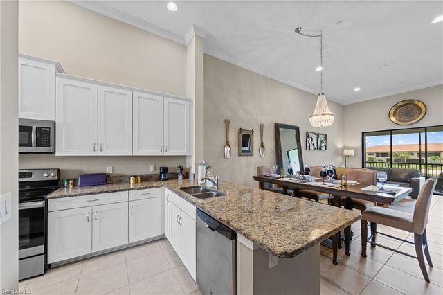9366 Pocida CT 202, Naples, FL 34119