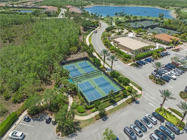 9366 Pocida CT 202, Naples, FL 34119