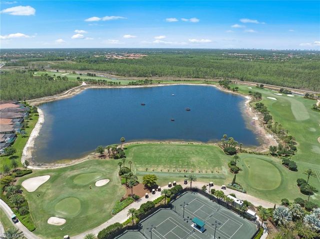 9366 Pocida CT 202, Naples, FL 34119