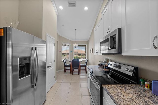 9366 Pocida CT 202, Naples, FL 34119