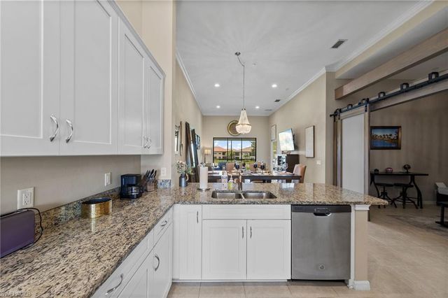 9366 Pocida CT 202, Naples, FL 34119