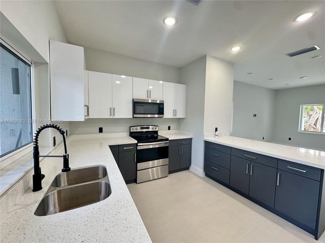 1443 NW 42nd St, Miami, FL 33142