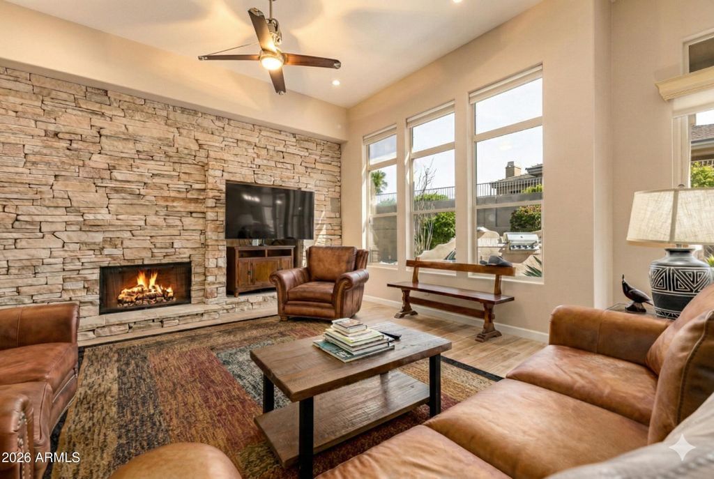 Image 17 of property listing at 33655 N 78TH Place, Scottsdale, AZ 85266