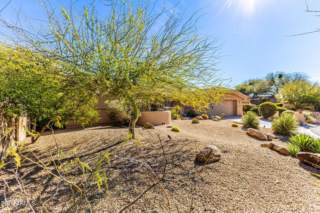 Image 3 of property listing at 33655 N 78TH Place, Scottsdale, AZ 85266