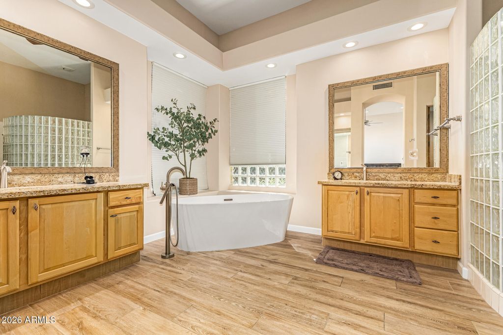 Image 32 of property listing at 33655 N 78TH Place, Scottsdale, AZ 85266