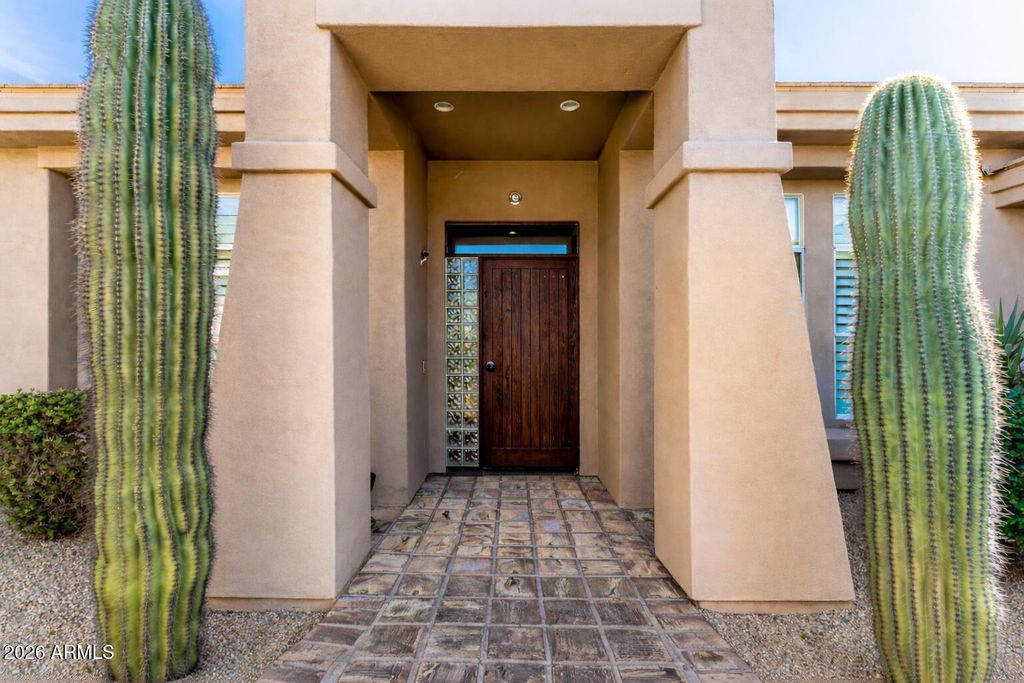 Image 9 of property listing at 33655 N 78TH Place, Scottsdale, AZ 85266
