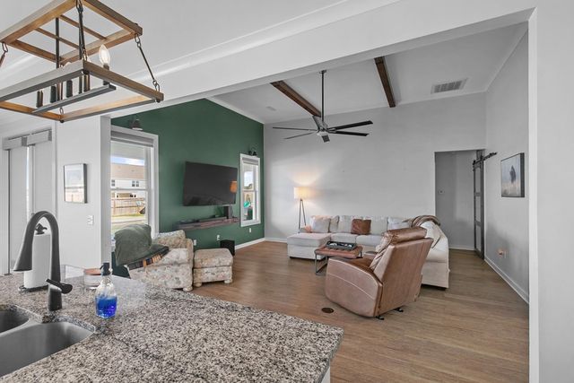 501 Early Walden Rd, Headland, AL 36345