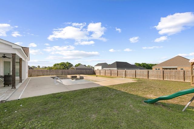 501 Early Walden Rd, Headland, AL 36345