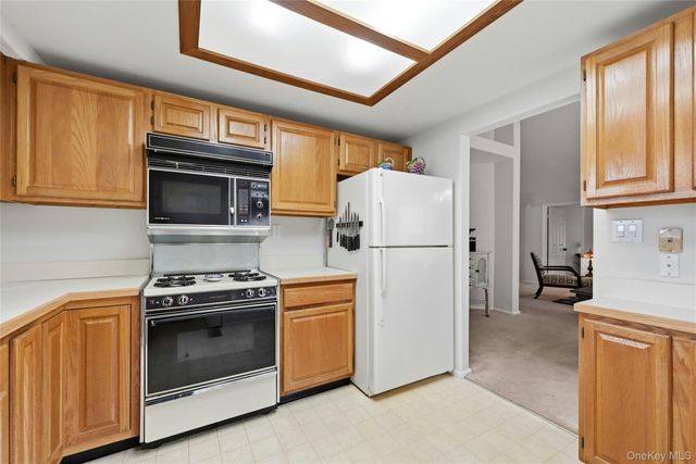 9 Baldwin Court 9, Ridge, NY 11961