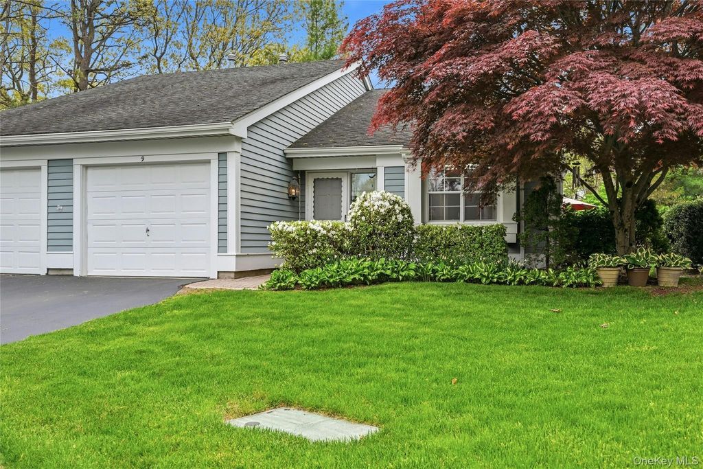 9 Baldwin Court 9, Ridge, NY 11961