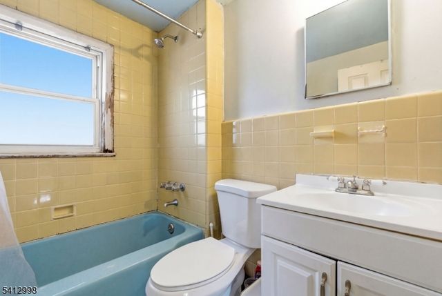 21 Moore Pl 1, Belleville Twp., NJ 07109