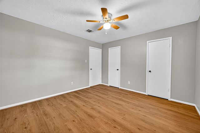 9602 S Petersham Drive, Houston, TX 77031