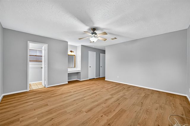 9602 S Petersham Drive, Houston, TX 77031