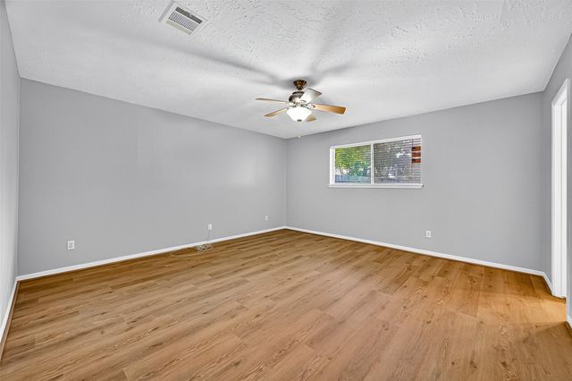 9602 S Petersham Drive, Houston, TX 77031