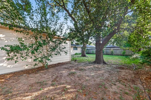 9602 S Petersham Drive, Houston, TX 77031