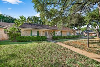 9602 S Petersham Drive, Houston, TX 77031