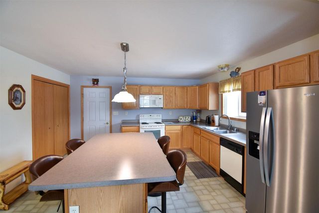 2711 PORTER ROAD, Plover, WI 54467