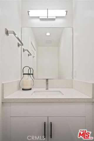 904 Warwick Avenue, Thousand Oaks, CA 91360