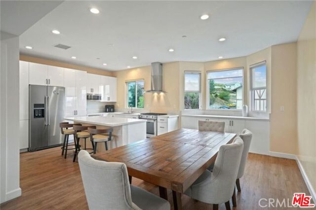 904 Warwick Avenue, Thousand Oaks, CA 91360