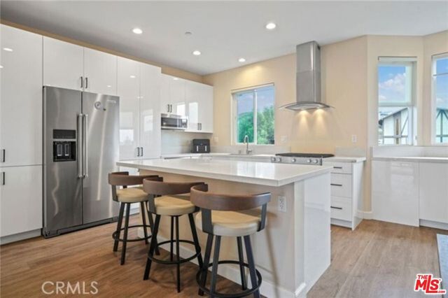 904 Warwick Avenue, Thousand Oaks, CA 91360