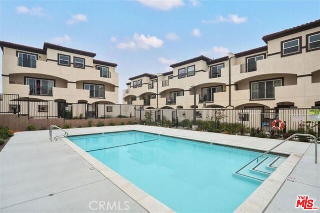 904 Warwick Avenue, Thousand Oaks, CA 91360
