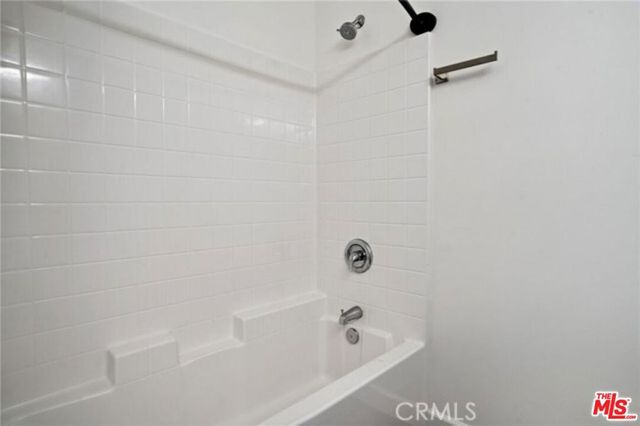 904 Warwick Avenue, Thousand Oaks, CA 91360