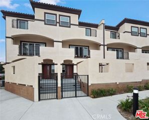 904 Warwick Avenue, Thousand Oaks, CA 91360