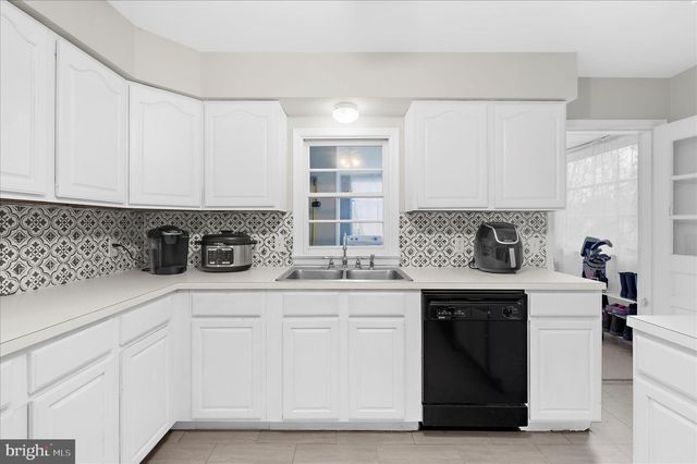 208 ELM ST, Centreville, MD 21617