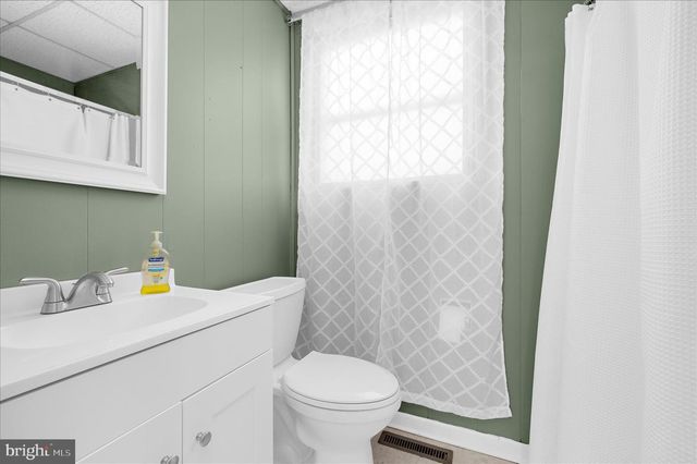 208 ELM ST, Centreville, MD 21617