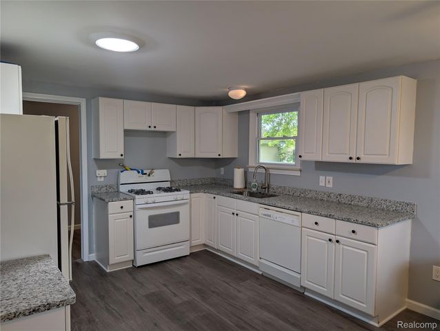 26241 Weigel Road, Huron Charter Township, MI 48164
