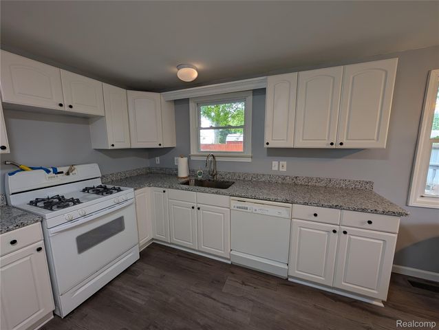 26241 Weigel Road, Huron Charter Township, MI 48164