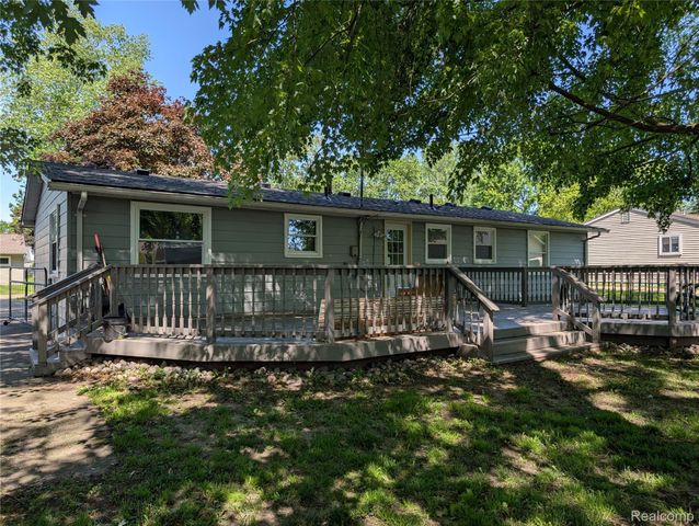 26241 Weigel Road, Huron Charter Township, MI 48164