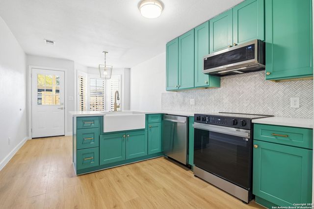 2611 Eisenhauer Rd Apt 1005, San Antonio, TX 78209