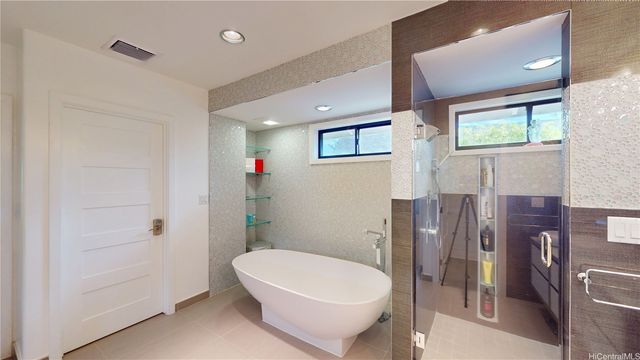 5949 Kalanianaole Highway A, Honolulu, HI 96821